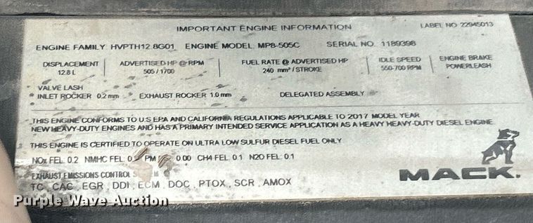 image for item DN0666 2018 Mack GU813 semi truck