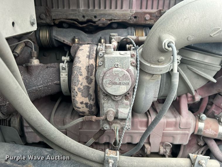 image for item DN0666 2018 Mack GU813 semi truck