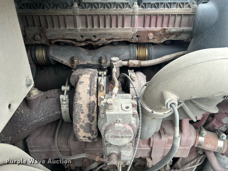 image for item DN0666 2018 Mack GU813 semi truck