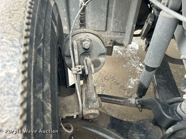 image for item DN0666 2018 Mack GU813 semi truck