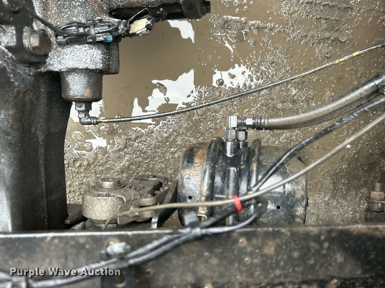 image for item DN0666 2018 Mack GU813 semi truck