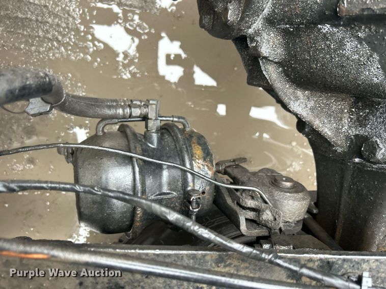 image for item DN0666 2018 Mack GU813 semi truck