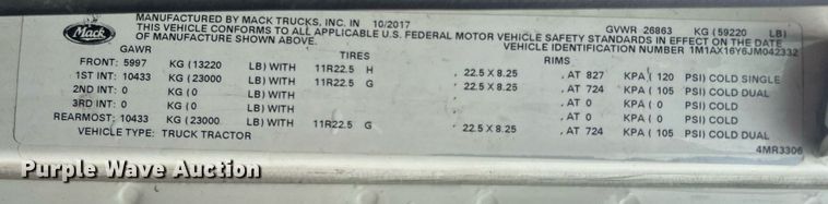 image for item DN0666 2018 Mack GU813 semi truck