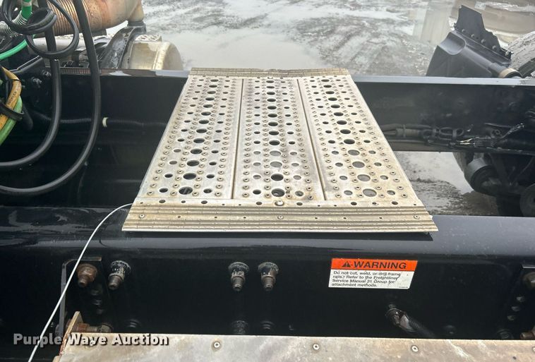 image for item DN0668 2005 Freightliner  Columbia semi truck