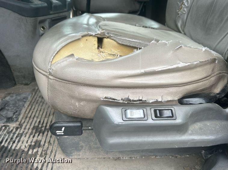 image for item DN0668 2005 Freightliner  Columbia semi truck