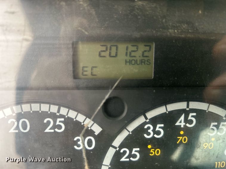 image for item DN0668 2005 Freightliner  Columbia semi truck