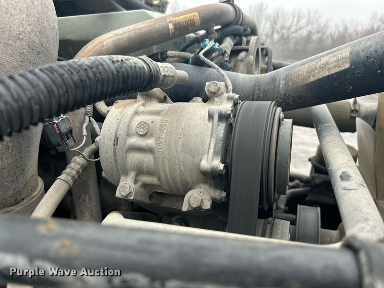 image for item DN0668 2005 Freightliner  Columbia semi truck