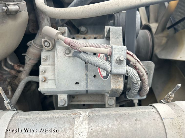 image for item DN0668 2005 Freightliner  Columbia semi truck