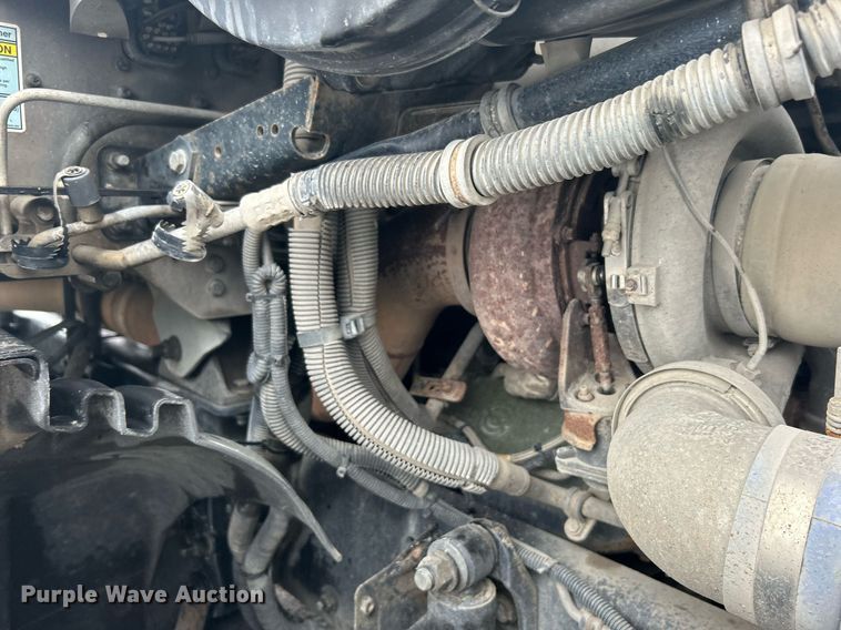 image for item DN0668 2005 Freightliner  Columbia semi truck