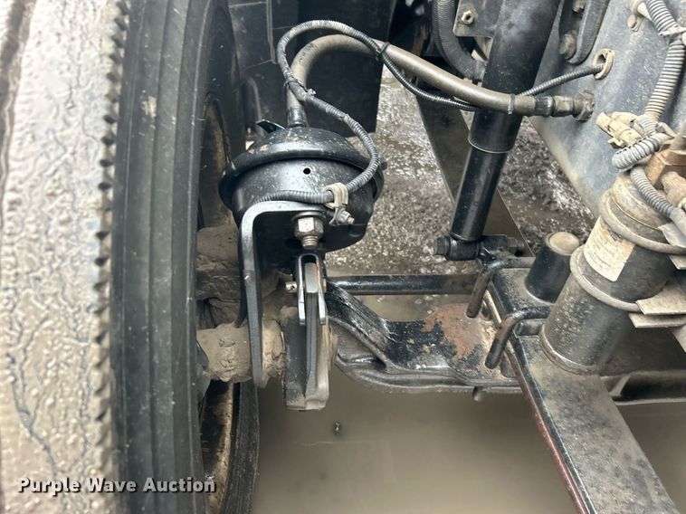 image for item DN0668 2005 Freightliner  Columbia semi truck