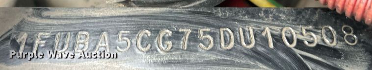 image for item DN0668 2005 Freightliner  Columbia semi truck