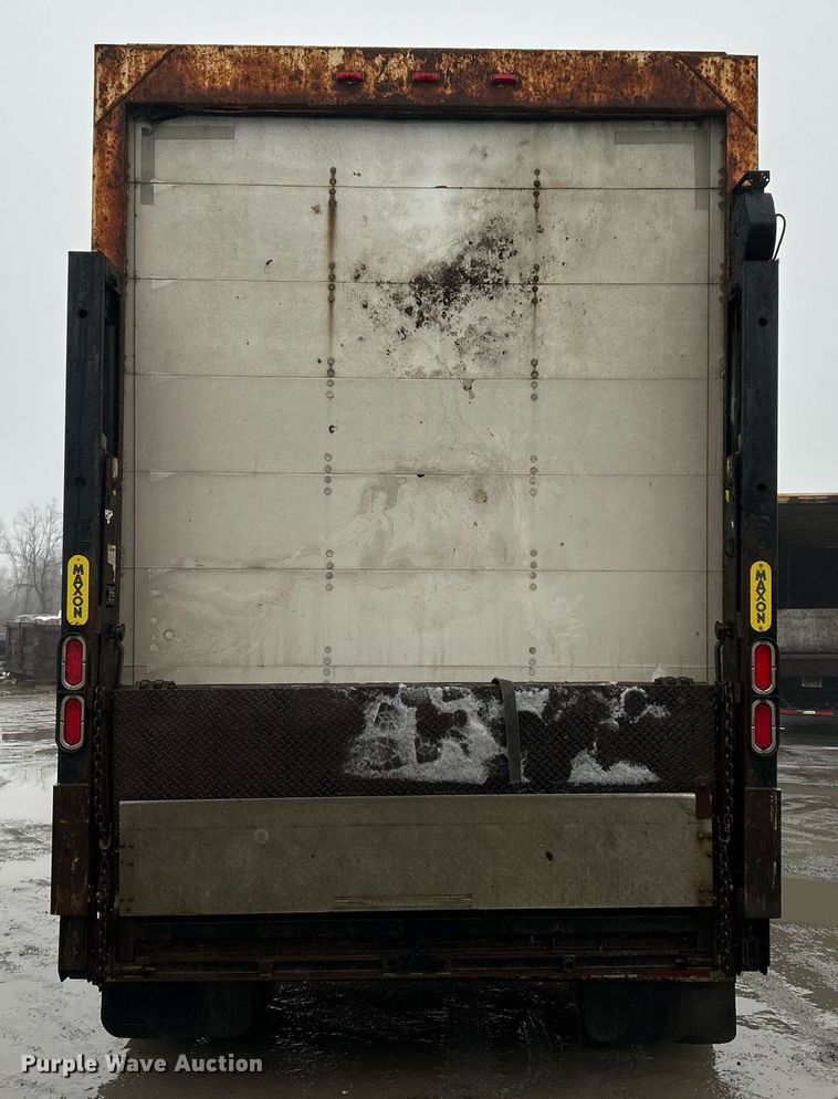 image for item DN0669 2000 Strick Corp S74 dry van trailer