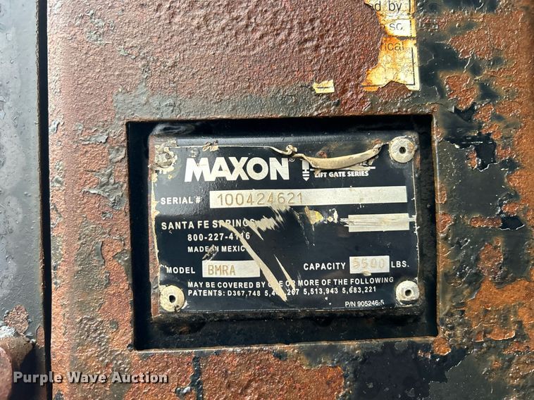 image for item DN0669 2000 Strick Corp S74 dry van trailer