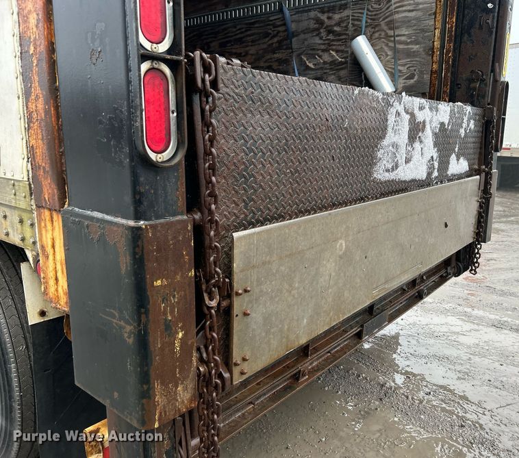 image for item DN0669 2000 Strick Corp S74 dry van trailer