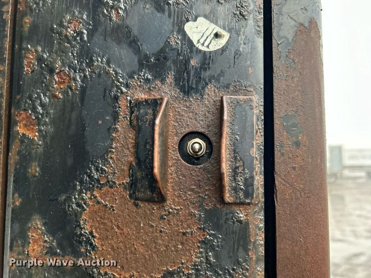 image for item DN0669 2000 Strick Corp S74 dry van trailer