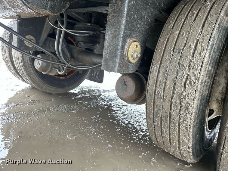 image for item DN0669 2000 Strick Corp S74 dry van trailer