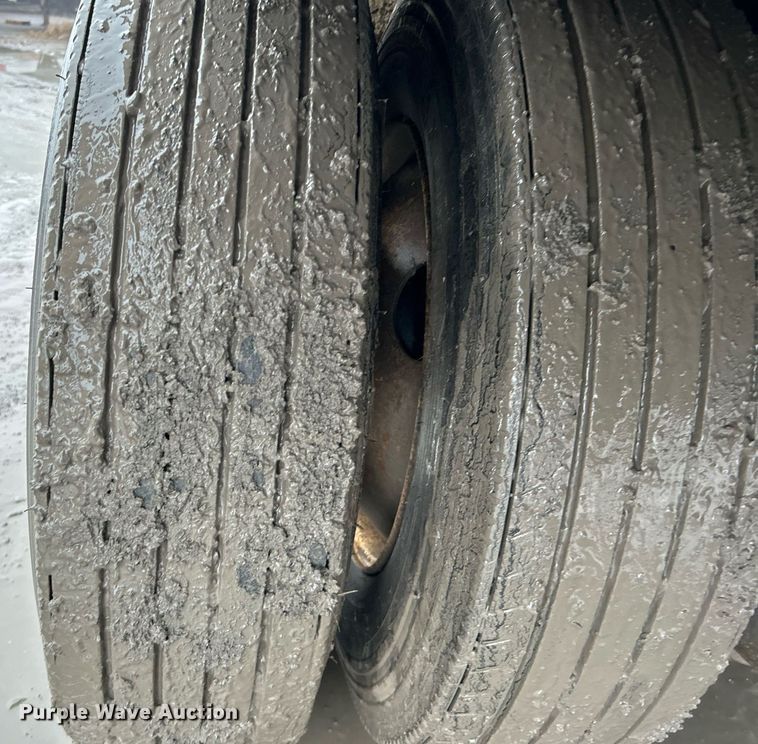 image for item DN0669 2000 Strick Corp S74 dry van trailer