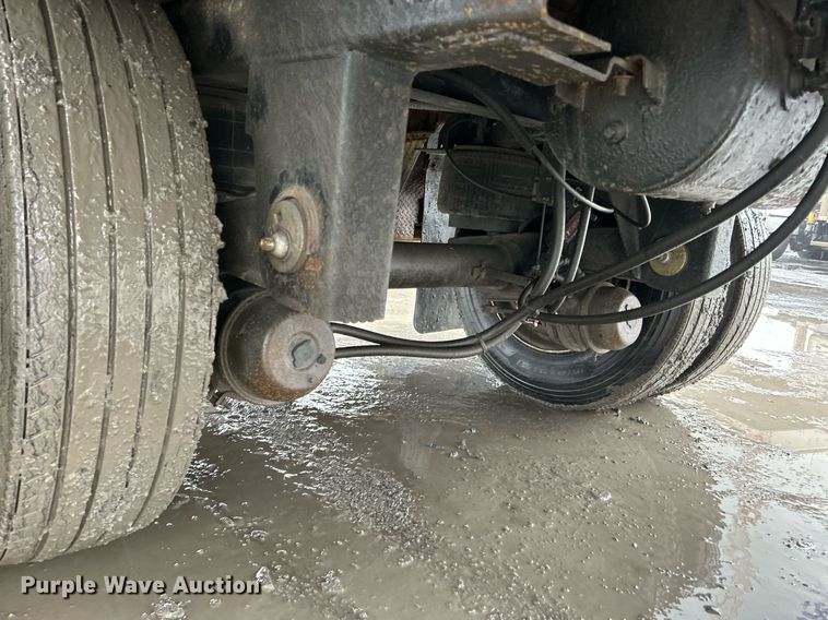 image for item DN0669 2000 Strick Corp S74 dry van trailer