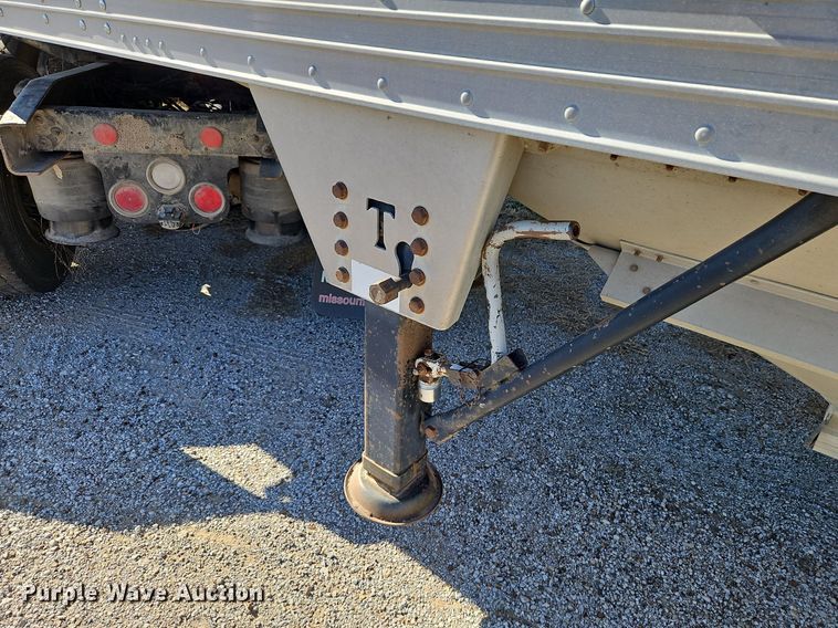 image for item DN7085 2004 Timpte Super Hopper grain trailer