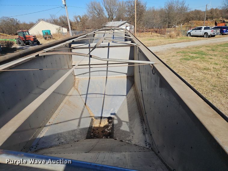 image for item DN7085 2004 Timpte Super Hopper grain trailer