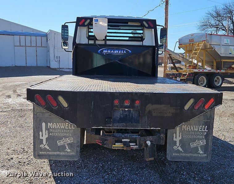 image for item DN7204 2007 International  4400 flatbed truck