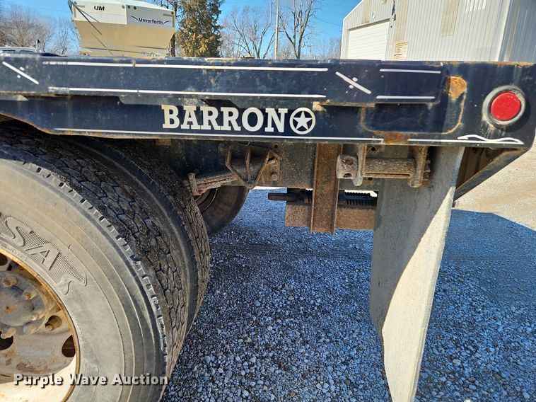 image for item DN7204 2007 International  4400 flatbed truck