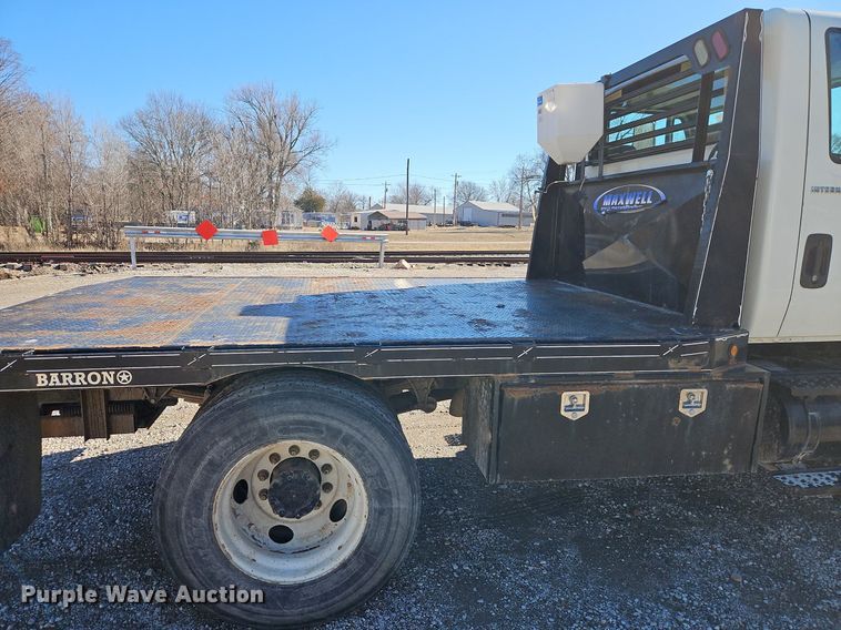 image for item DN7204 2007 International  4400 flatbed truck