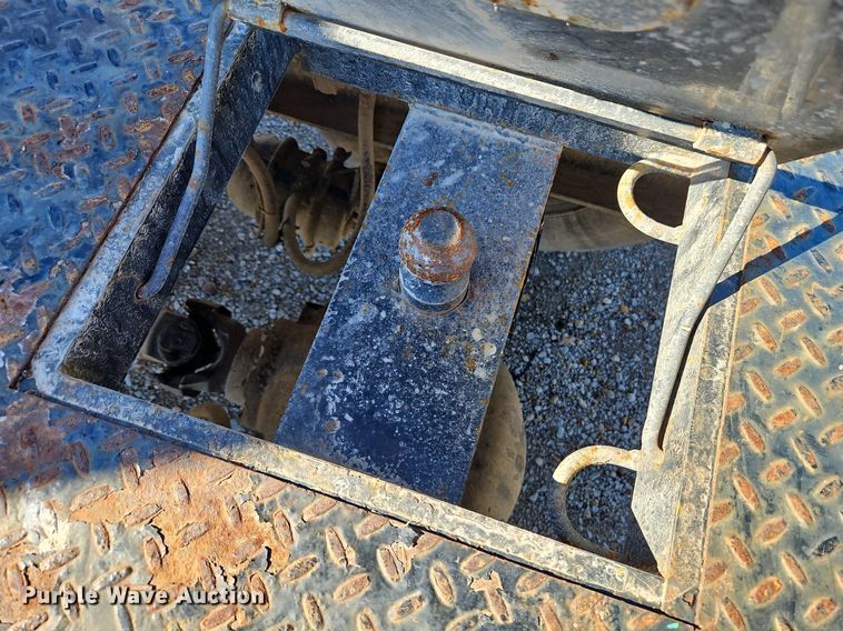 image for item DN7204 2007 International  4400 flatbed truck