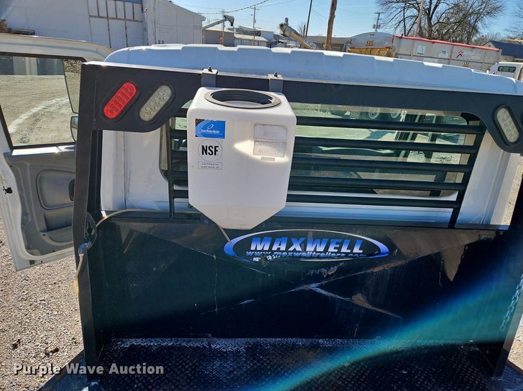 image for item DN7204 2007 International  4400 flatbed truck