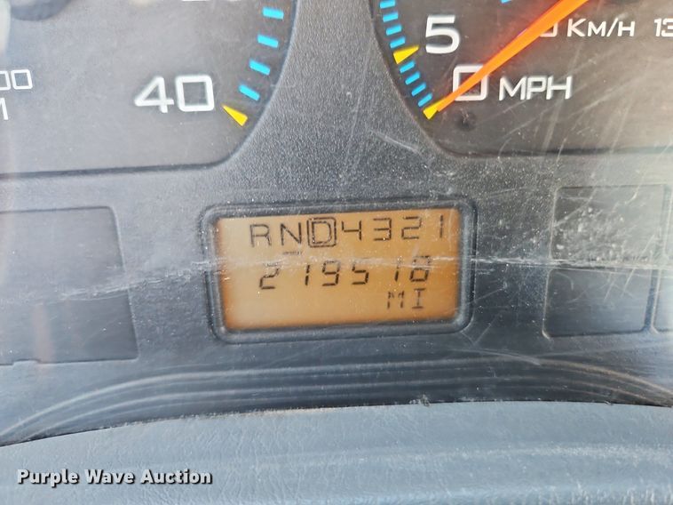 image for item DN7204 2007 International  4400 flatbed truck