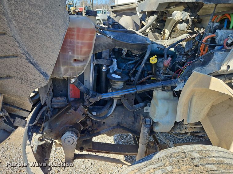 image for item DN7204 2007 International  4400 flatbed truck