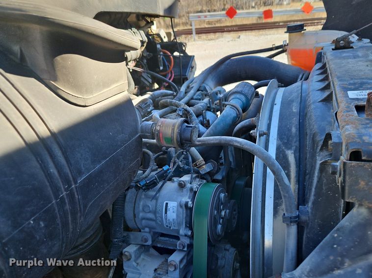 image for item DN7204 2007 International  4400 flatbed truck