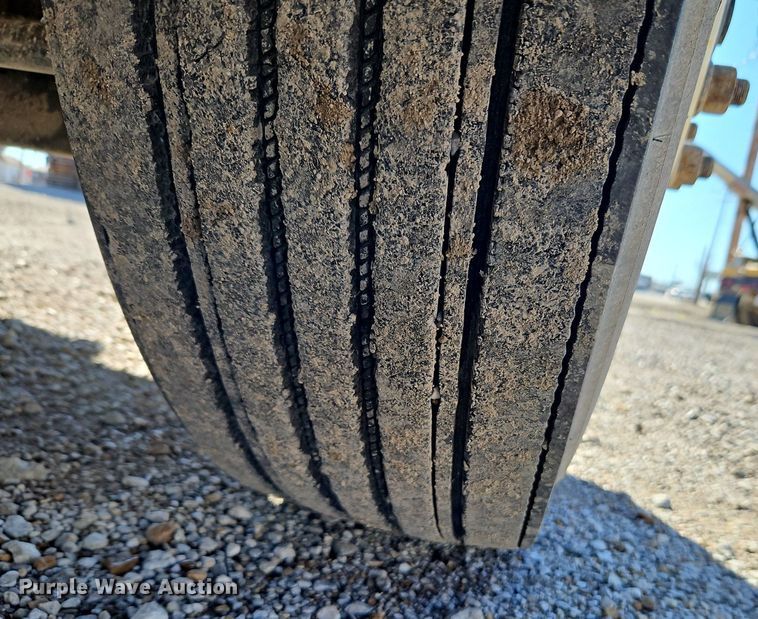 image for item DN7204 2007 International  4400 flatbed truck