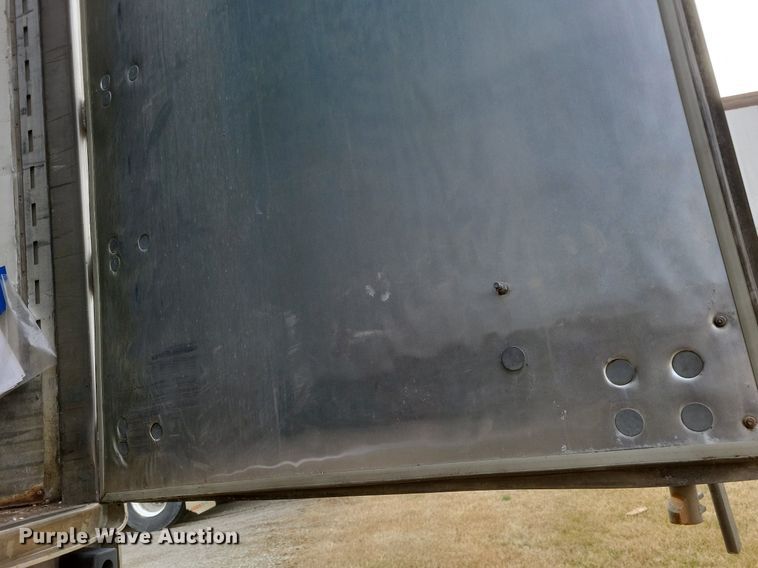 image for item DO4817 2007 Utility  4000D-X dry van trailer