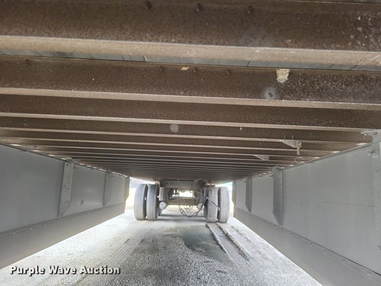 image for item DO4817 2007 Utility  4000D-X dry van trailer