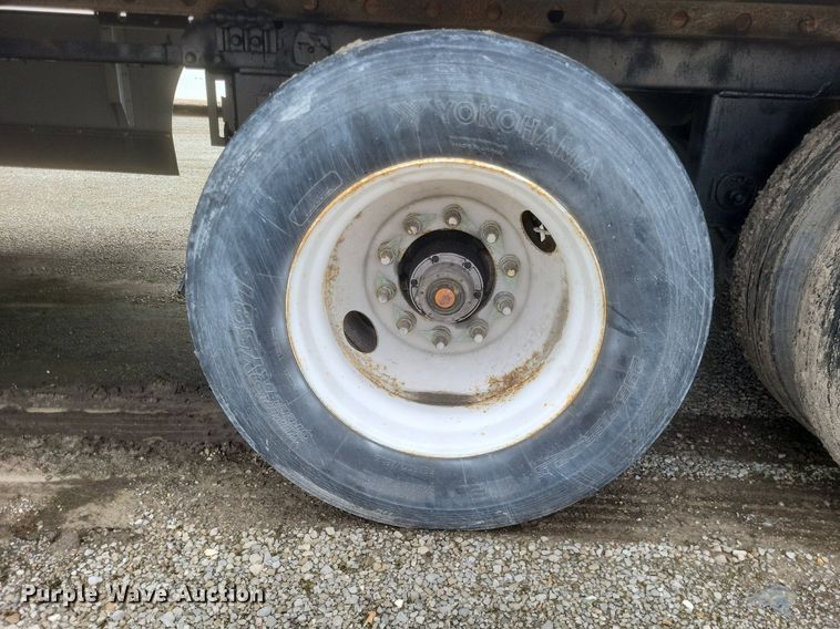 image for item DO4817 2007 Utility  4000D-X dry van trailer