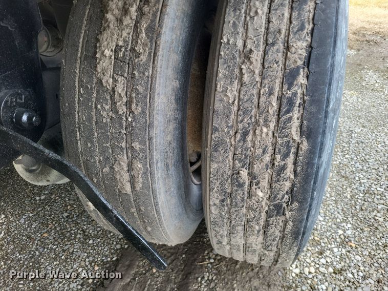 image for item DO4817 2007 Utility  4000D-X dry van trailer