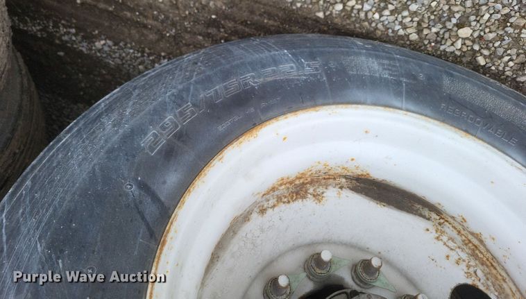 image for item DO4817 2007 Utility  4000D-X dry van trailer