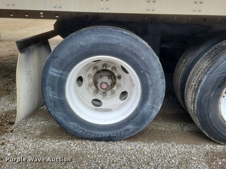 image for item DO4817 2007 Utility  4000D-X dry van trailer