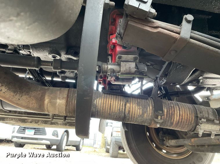 image for item DP0269 2007 Peterbilt 335 truck cab and chassis