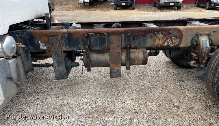 image for item DP0269 2007 Peterbilt 335 truck cab and chassis