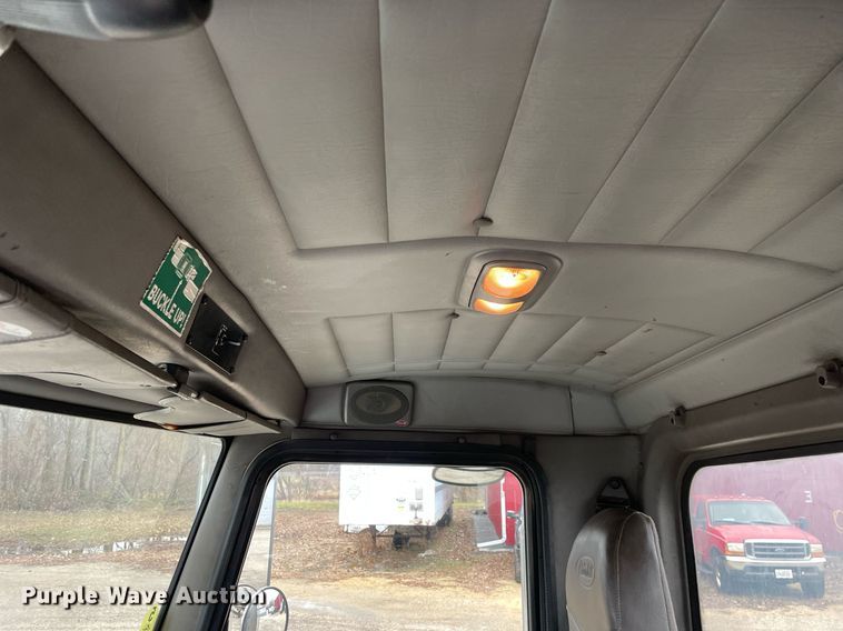 image for item DP0269 2007 Peterbilt 335 truck cab and chassis