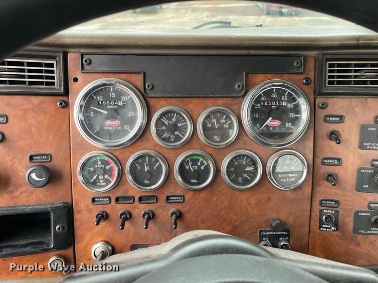 image for item DP0269 2007 Peterbilt 335 truck cab and chassis