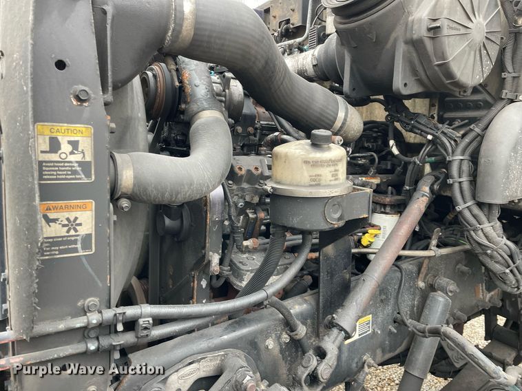 image for item DP0269 2007 Peterbilt 335 truck cab and chassis