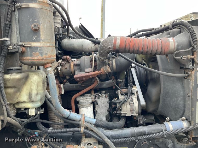 image for item DP0269 2007 Peterbilt 335 truck cab and chassis