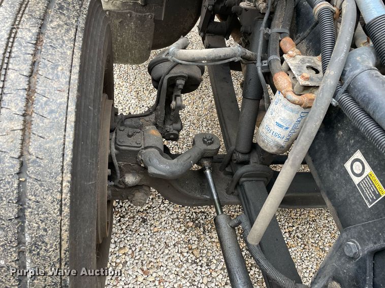 image for item DP0269 2007 Peterbilt 335 truck cab and chassis