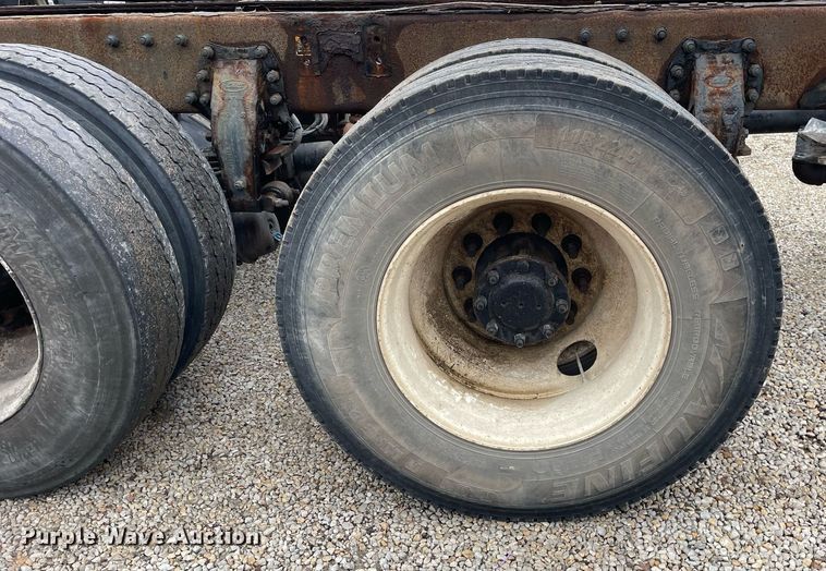 image for item DP0269 2007 Peterbilt 335 truck cab and chassis