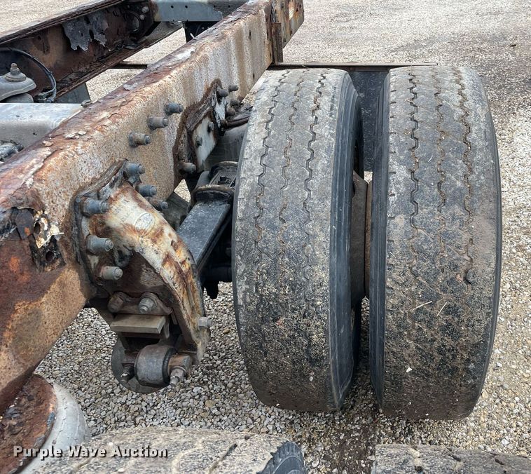 image for item DP0269 2007 Peterbilt 335 truck cab and chassis