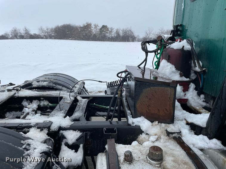 image for item DP0288 2000 International  9100 semi truck