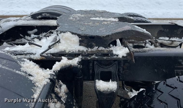 image for item DP0288 2000 International  9100 semi truck